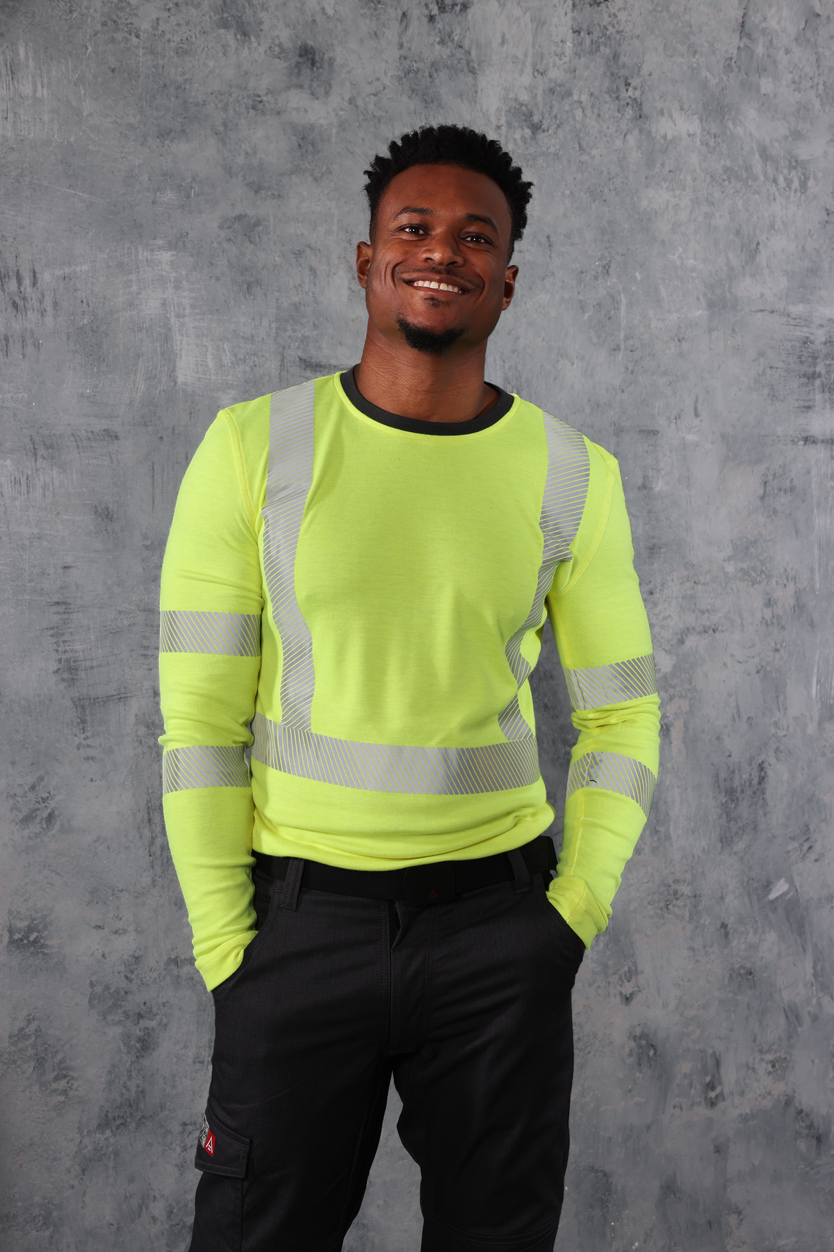 Outilストライプ 長袖Tシャツ ホワイト/イエロー CornerStone ANSI 107 Class 2 Long Sleeve Safety T-Shirt | Product